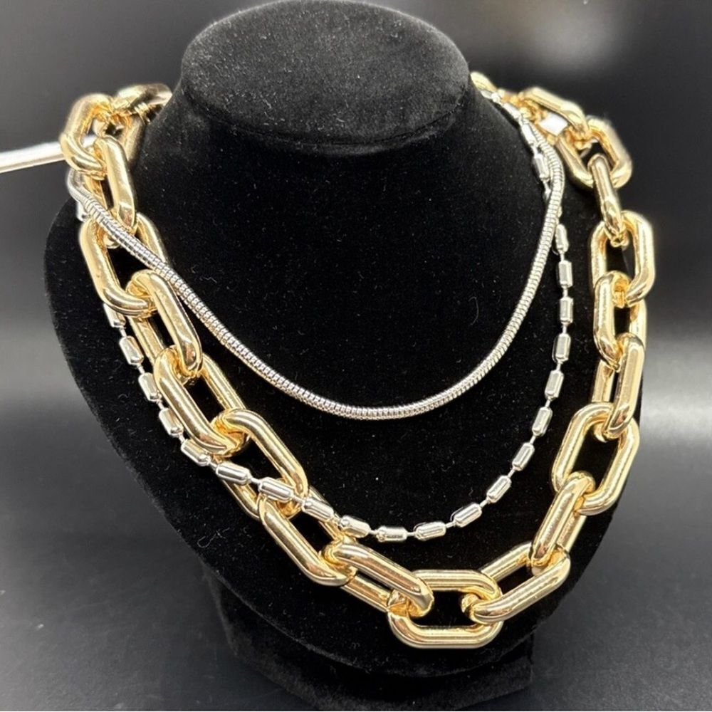 Urban Outfitters (OU) Gold & Silver Mixed Media 3 Chain Layering Necklace NWT - Picture 2 of 8